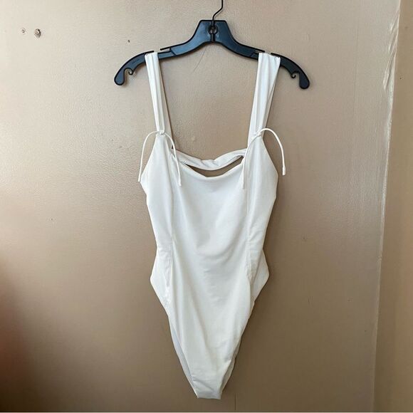 NWT Tularosa Giovanna One Piece Ivory swimsuit cut out bathing suit Revolve XL - Picture 4 of 8
